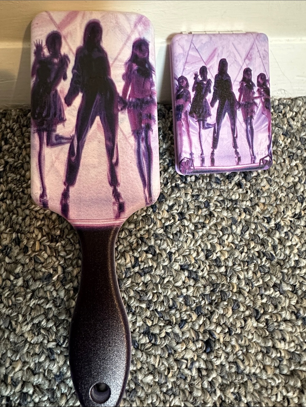 K-Pop  Comb Set - Purple Silhouette Design contents : brush & mirror